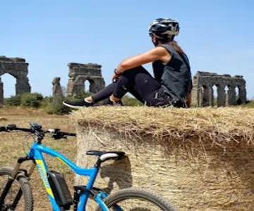Appian Way: Off Beaten Track E-Bike Tour + Catacombs + Food